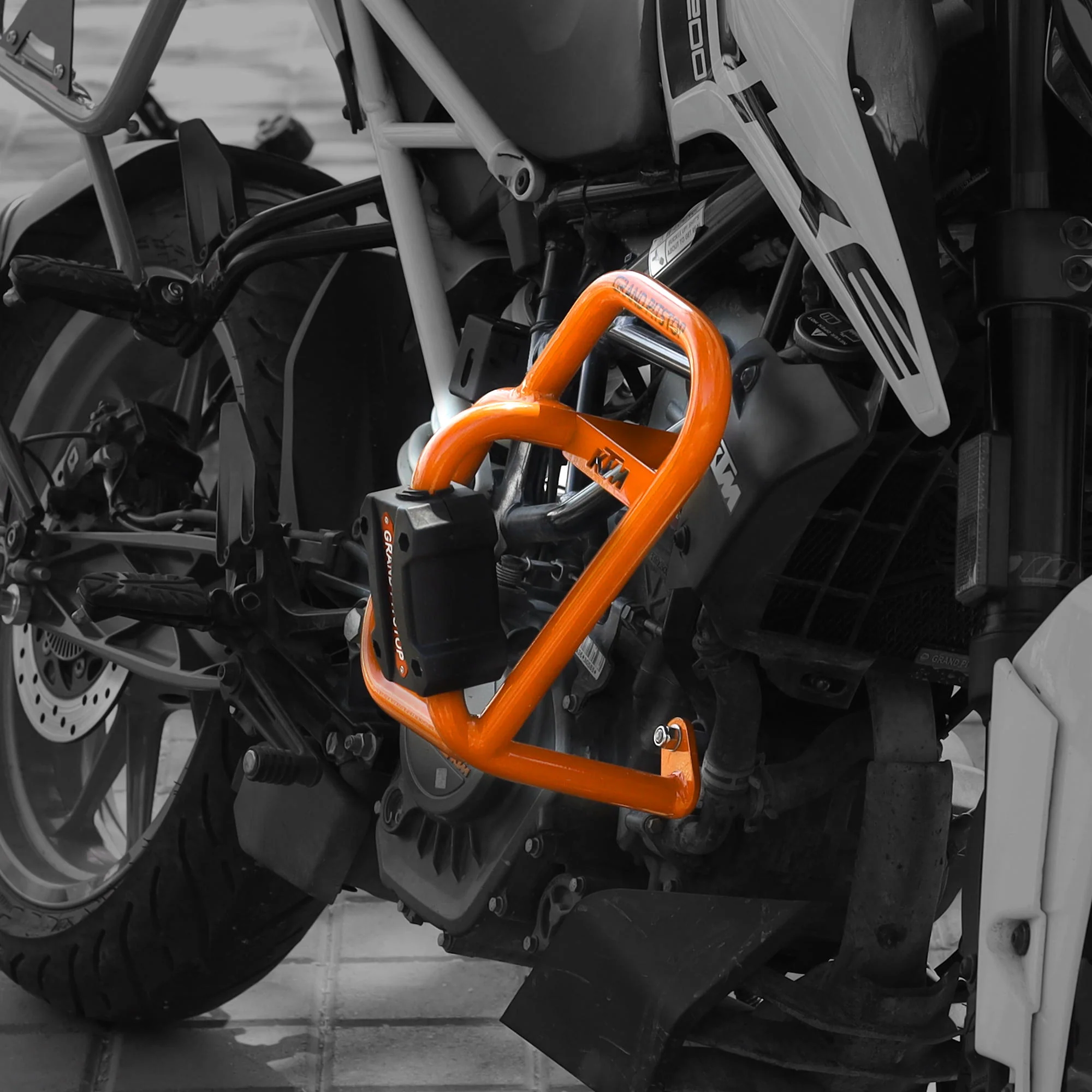 Crash Guard (Pair) for KTM 200 Duke Gen 2 - Orange - Image 4